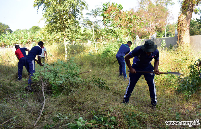 Army 'Shramadana' Cleans up Kovil & Catholic Church Premises in Kilinochchi