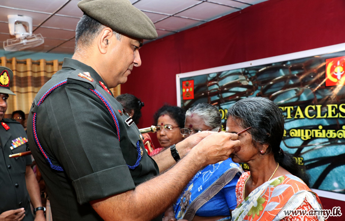 Private Southern Donor with Jaffna Troops Distribute Spectacles after Eye Clinic