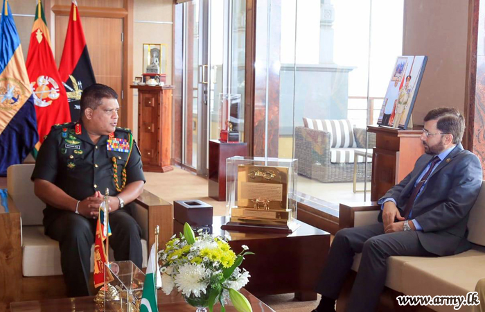 Pakistan’s New High Commissioner for Sri Lanka Meets Chief of Defence Staff & Commander