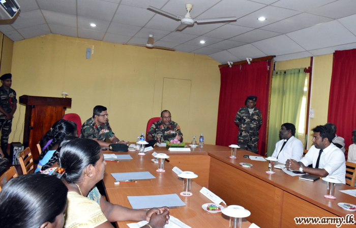 பொதுமக்கள் மத்தியிலுள்ள  பொது பிரச்சினைகள் தொடர்பான கூட்டம்