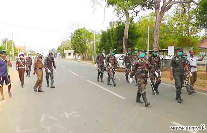 Troops Disinfect Most Frequented Places in Mallawi-Thunukkai Areas 
