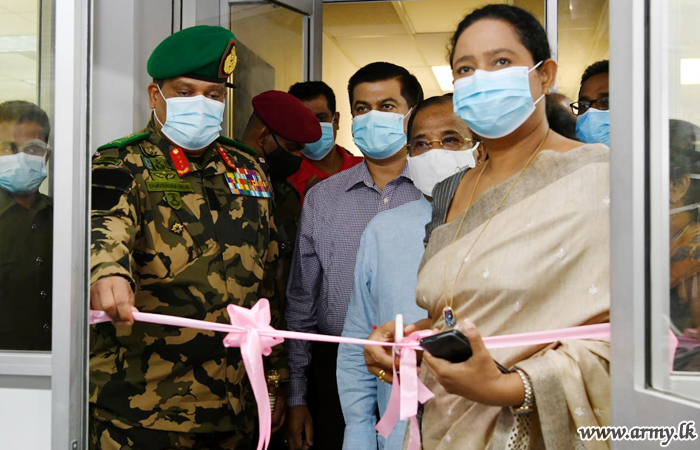 යුද්ධ හමුදා භට පිරිස් විසින් කොවිඩ් - 19 වෛරසය ආසාදිත පුද්ගලයින් සඳහා නව හුදකලා රෝහලක් ඉතා කෙටි කාලයක් තුළ වැඩි දියුණු කරයි