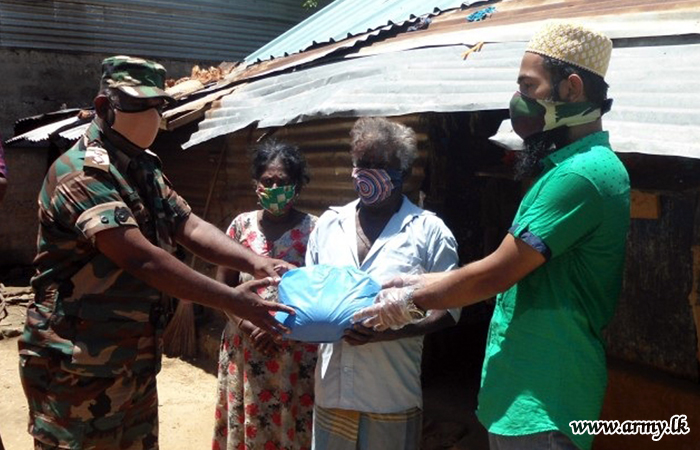 Bohra Community Takes Relief Packs to Jaffna People