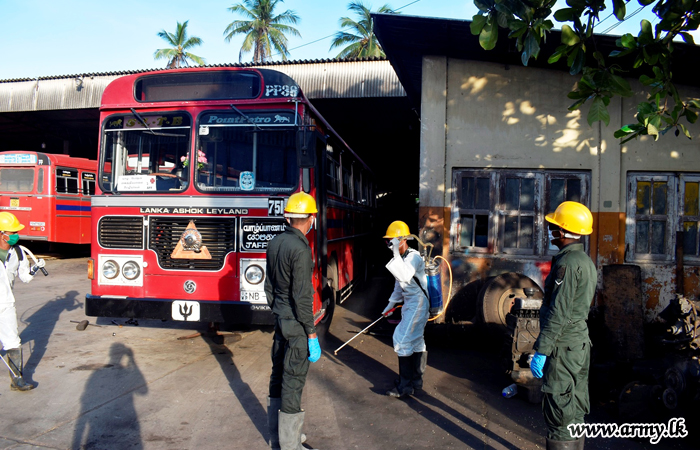 යාපනය යුද්ධ හමුදා සාමාජිකයන් විෂබීජහරණ කටයුතුවල නිරතවේ 