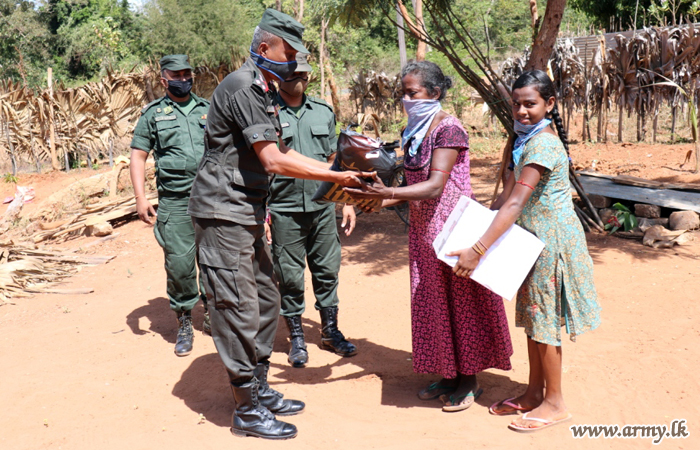 682 වන බලසේනාව අවශ්‍යතා සහිත පවුල් 30 ක් අතර නොමිලේ සලාක පාර්සල් බෙදාදෙති