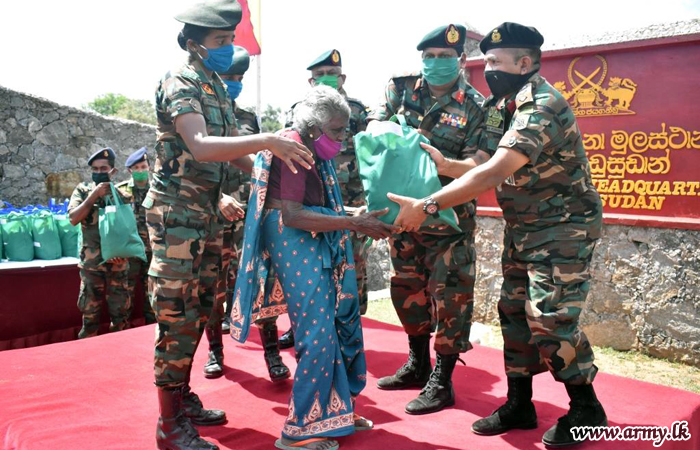 Mullaittivu Troops Distribute Relief Dry Ration Packs Gifted by Buddhist Monk 