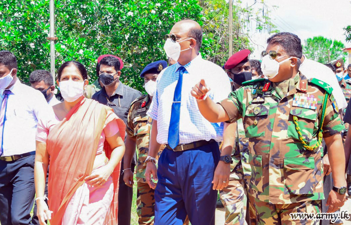 பாதுகாப்பு செயலாளர்  மற்றும் உயர் பாதுகாப்பு  பிரதிநிதி குழுவினர் தீகவாபிய மற்றும் முகுது மகா விஹாரைக்கு விஜயம்