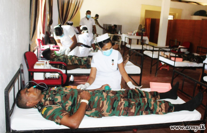 Trincomalee Troops Rise to the Occasion & Give Blood for Urgent Patients