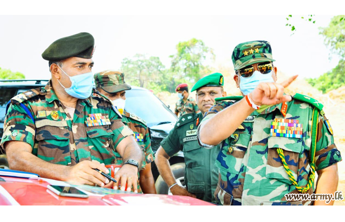 Commander During Weekend Visits Sinhapura & Welioya to  Receive Updates  