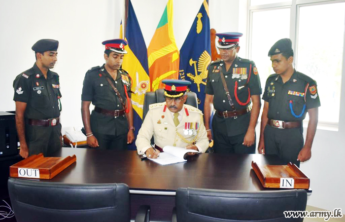 121 வது படையின் புதிய படைத் தளபதி பதவியேற்பு 