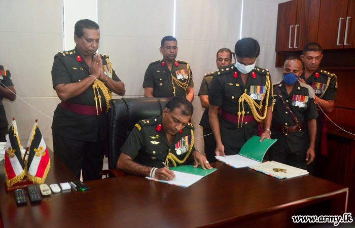 SLAC New Colonel Commandant Assumes Office at Regimental HQ