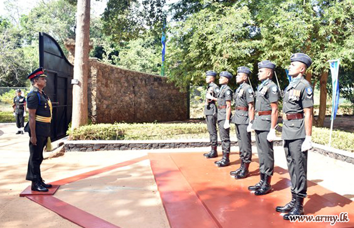 Chief Signal Officer Visits 1 Sri Lanka Signal Corps