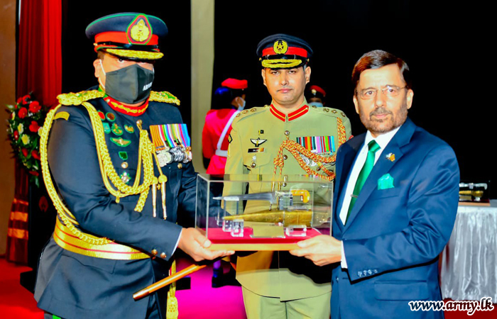 Quetta's Command & Staff College Marks Centenary Awarding Medals to Past Sri Lankan Graduates