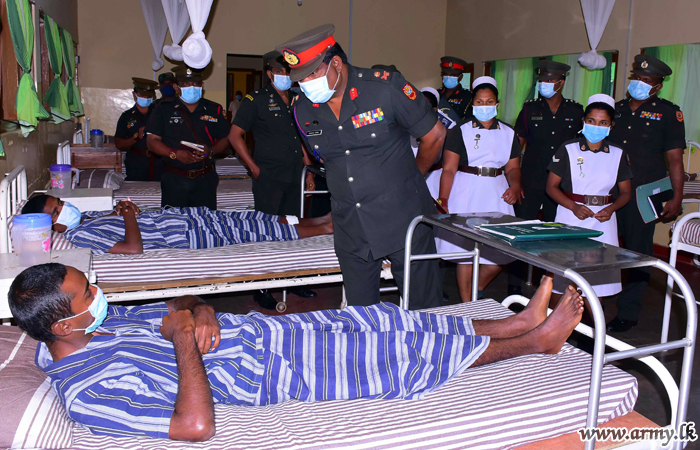 Central Commander Visits Diyatalawa Hospital