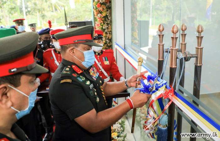 Highlanders in Kuruwita Throw Red Carpet Welcome to Army Chief Gracing Inaugurations