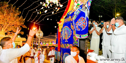 Army Chief Switches on Illuminations at Kataragama & Meets Troops Serving the Area