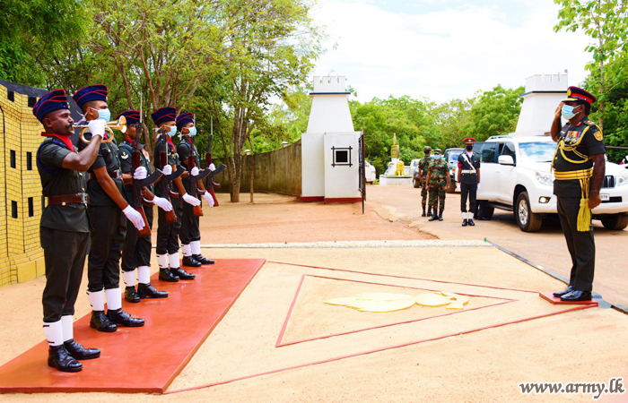 Kilinochchi Commander Continues His Familiarization Visits 