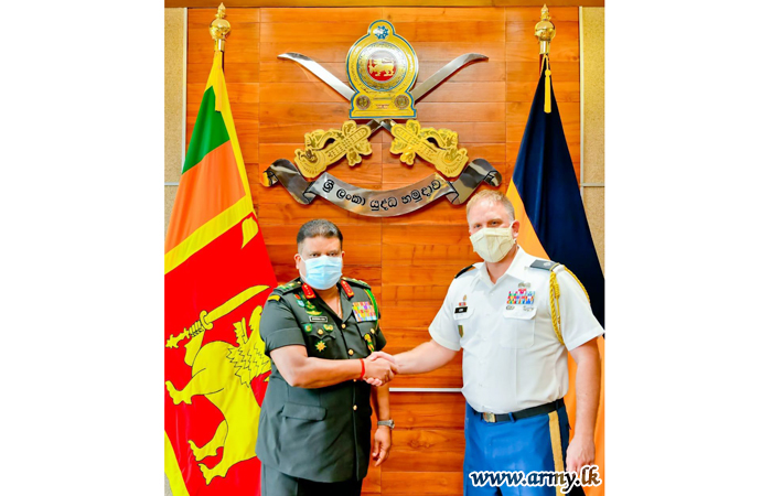 US Defence Attaché in Colombo Calls on Commander of the Army