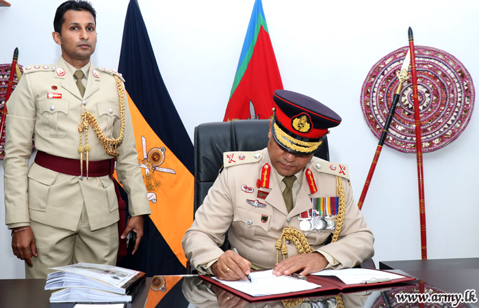 Major General Senarath Bandara, New Jaffna Commander Assumes Duties