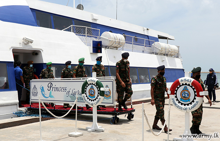 Jaffna Troops Experience Marine Diversity in Northern Seas