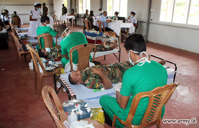 சிலாபத்தில் படையினரால் இரத்த தானங்கள் வழங்கி வைப்பு