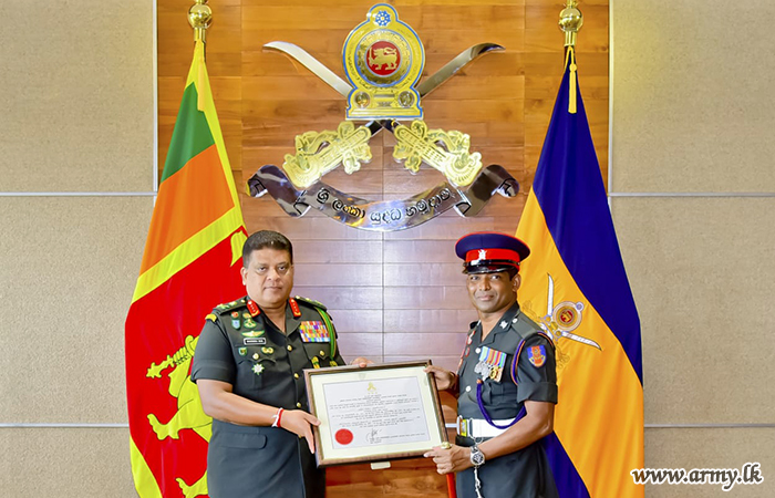 Commander Commends Outgoing AHQ RSM’s Dedicated Service