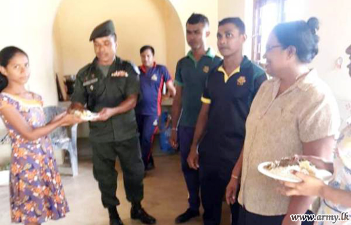 24 SLSR Troops Treat Children to Lunch