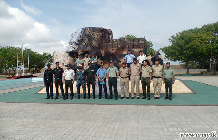 பாதுகாப்பு சேவைகள் கட்டளைகள் மற்றும் பதவி நிலை கல்லூரியின்   வெளிநாட்டு மாணவர்கள்  முல்லைத்தீவு  மற்றும் கிளிநொச்சி  விஜயம்