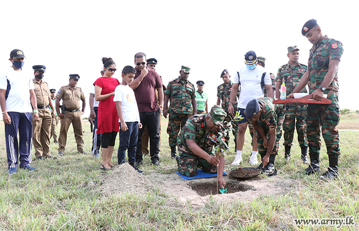 512 Brigade Troops Engage in Massive 'Kumbuk' Planting in Jaffna