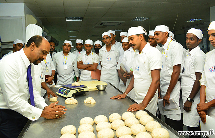 යුද්ධ හමුදා සේවා වනිතා ඒකකයේ සභාපතිනියගේ ඉල්ලීමකට අනුව ප්‍රීමා පුහුණු පාසලේදී ‘බේකරි නිෂ්පාදන’ පාඨමාලාවක් අරඹයි