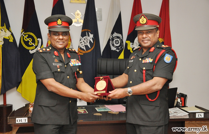 Commander Contributes to Workshop on Logistic Command 