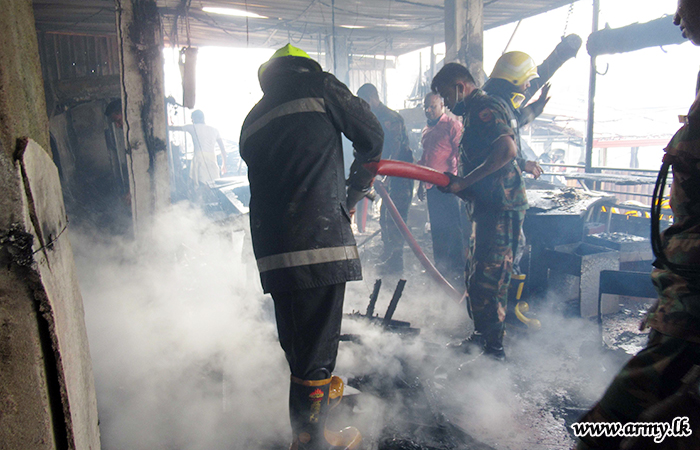 Central Troops Assist Douse Restaurant Fire in Bandarawela Town