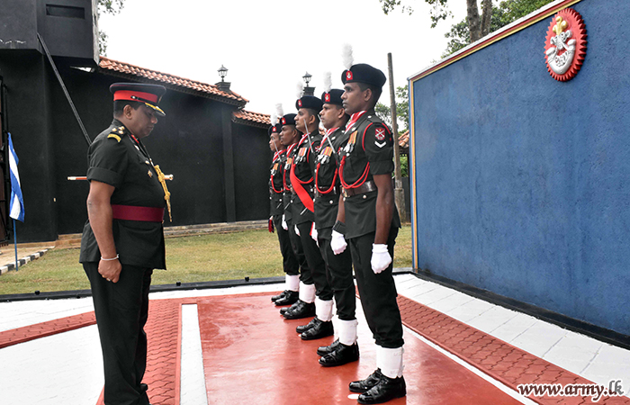 53 GOC Makes Formal Visits to Under Command Units