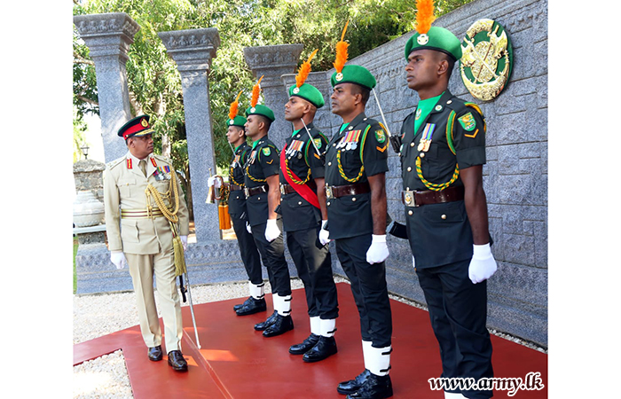 විශ්‍රාම දිවියට පා තබන ගජබා රෙජිමේන්තුවේ මේජර් ජෙනරල්වරුන් වෙත එම රෙජිමේන්තුවේ ගෞරවාචාරය