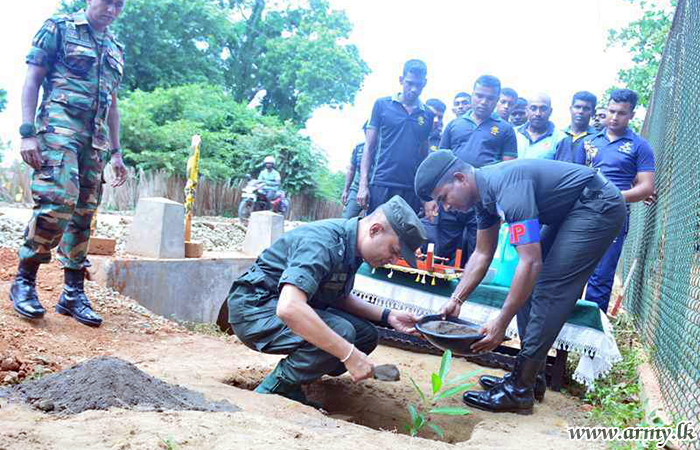 24 ஆவது இலங்கை சிங்க படையணியின் படையினரால்  மர நடுகை திட்டம் 