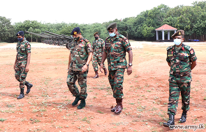 යාපනය ආරක්‍ෂක  සේනා ආඥාපතිතුමන් 515 වන බලසේනාවේ සංචාරයක