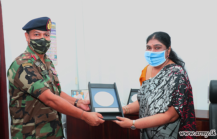 Jaffna Security Forces Commander Extends Courtesies to Northern Province Governor