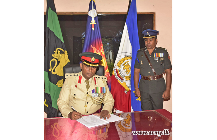 Colonel Muthumala, New Brigade Commander 572 Brigade Assumes Office