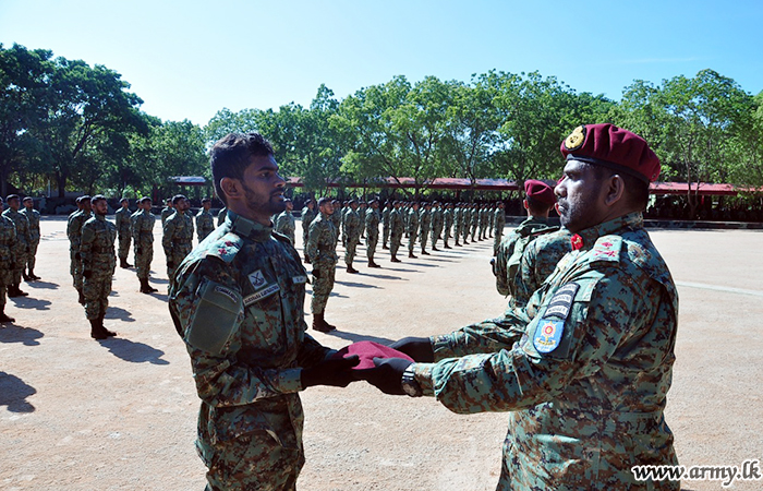 පුහුණුව සාර්ථකව අවසන් කළ තවත් සාමාජිකයන් රැසක් කමාන්ඩෝ රෙජිමේන්තුවට එක්වෙති