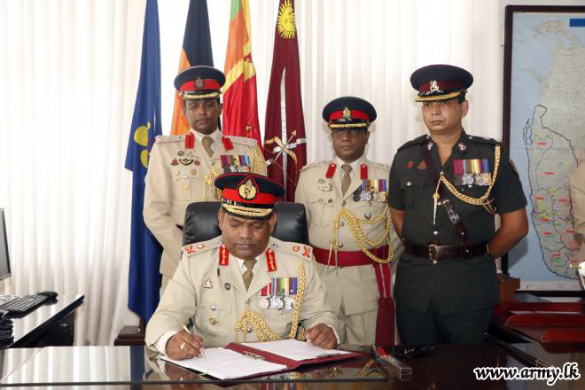 Maj Gen Wasantha Abrew, New Commander, SF-West Takes Office