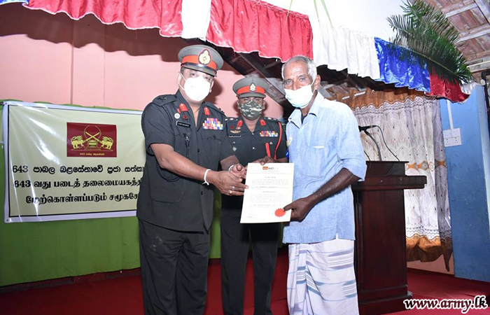 இராணுவத்தின் ஒருங்கிணைப்பில் ஒட்டுச்சுட்டான் பகுதி ஏழைக் குடும்பங்களுக்கு புதிய கட்டில்கள் மற்றும் மெத்தைகள் 