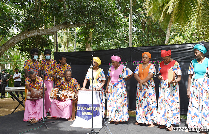 Sri Lankans with African Origins Entertain X’mas Donation Project in Puttalam