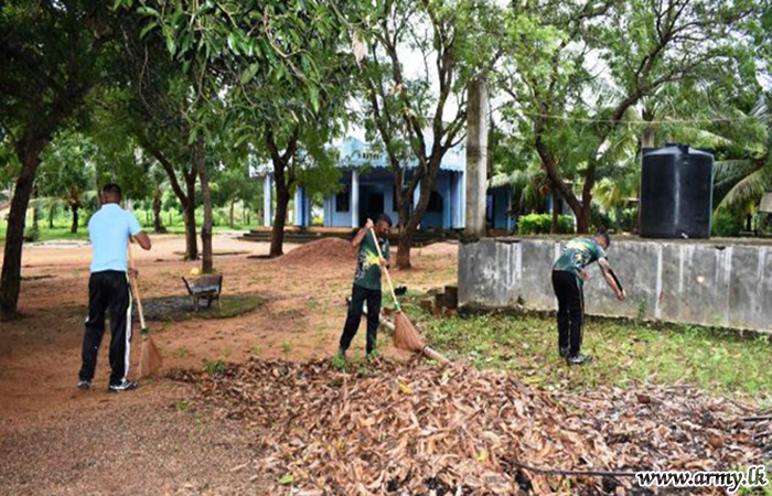 561, 563 & 653 Brigade Troops in the Wanni Clean up Church Compounds Before X’mas