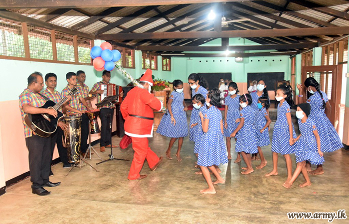 221 Brigade Troops Hold Christmas Project & Give away Gifts