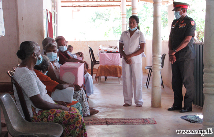 12 Division Troops Provide Meals to Elders’ Homes 