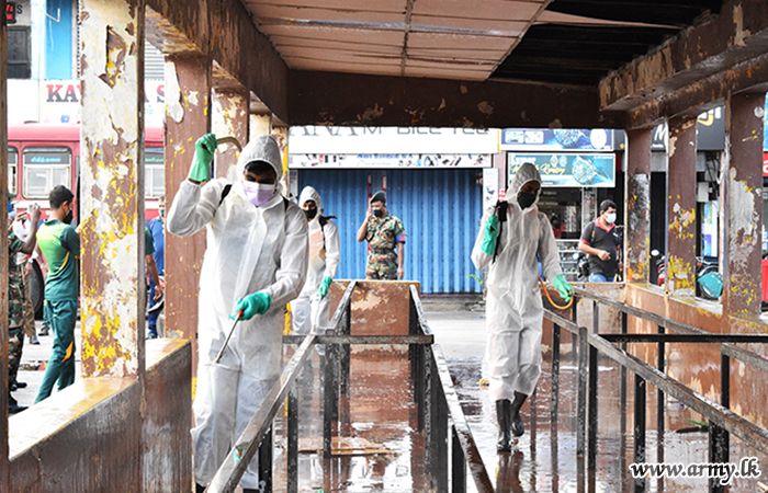 Troops Disinfect Vavuniya Town against COVID-19 Spread 