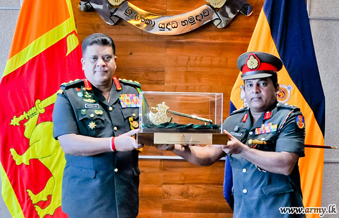 Commander Hails Retiring Major General Duminda Sirinaga's Services