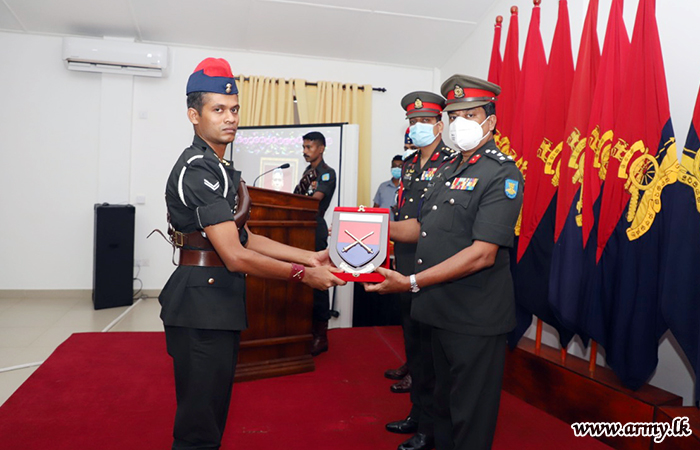 LGSC Course Graduates Receive Certificates 