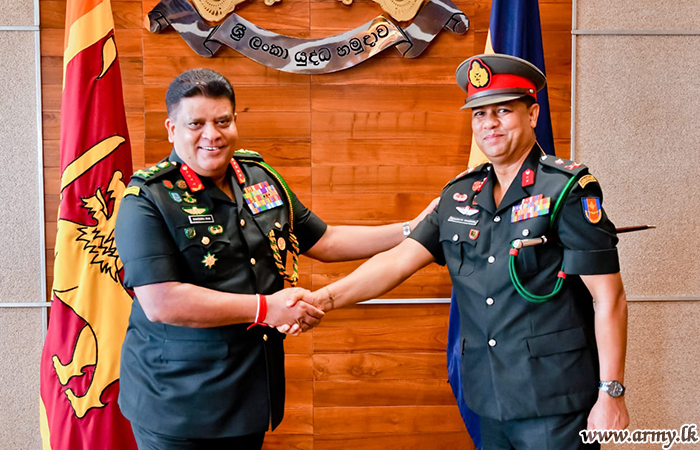 Army Chief Congratulating New Chief of Staff Gives Piece of Advice  
