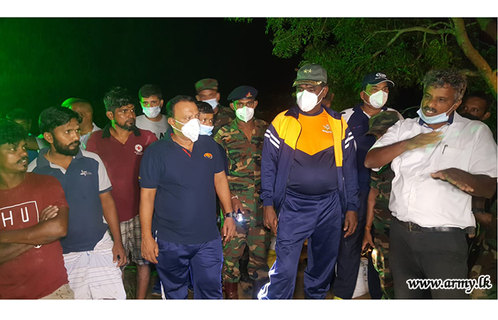 Troops Prevent Imminent Burst of Tank Bund at Kilinochchi